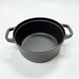 Dutch oven mediam (cast Iron) - Image 4
